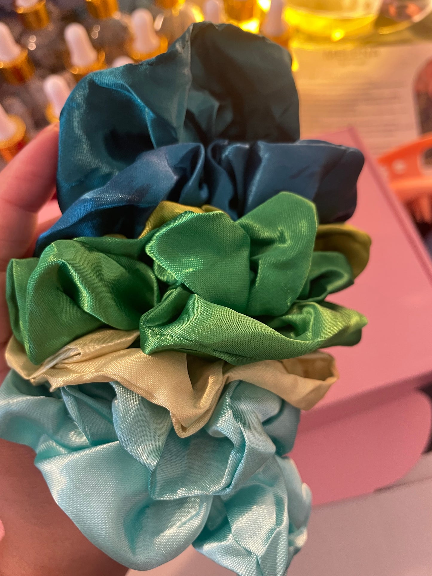 Melena luxe Satin Scrunchies π